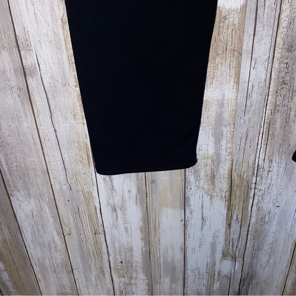 Fabletics Black Cropped Leggings - Picture 2 of 5